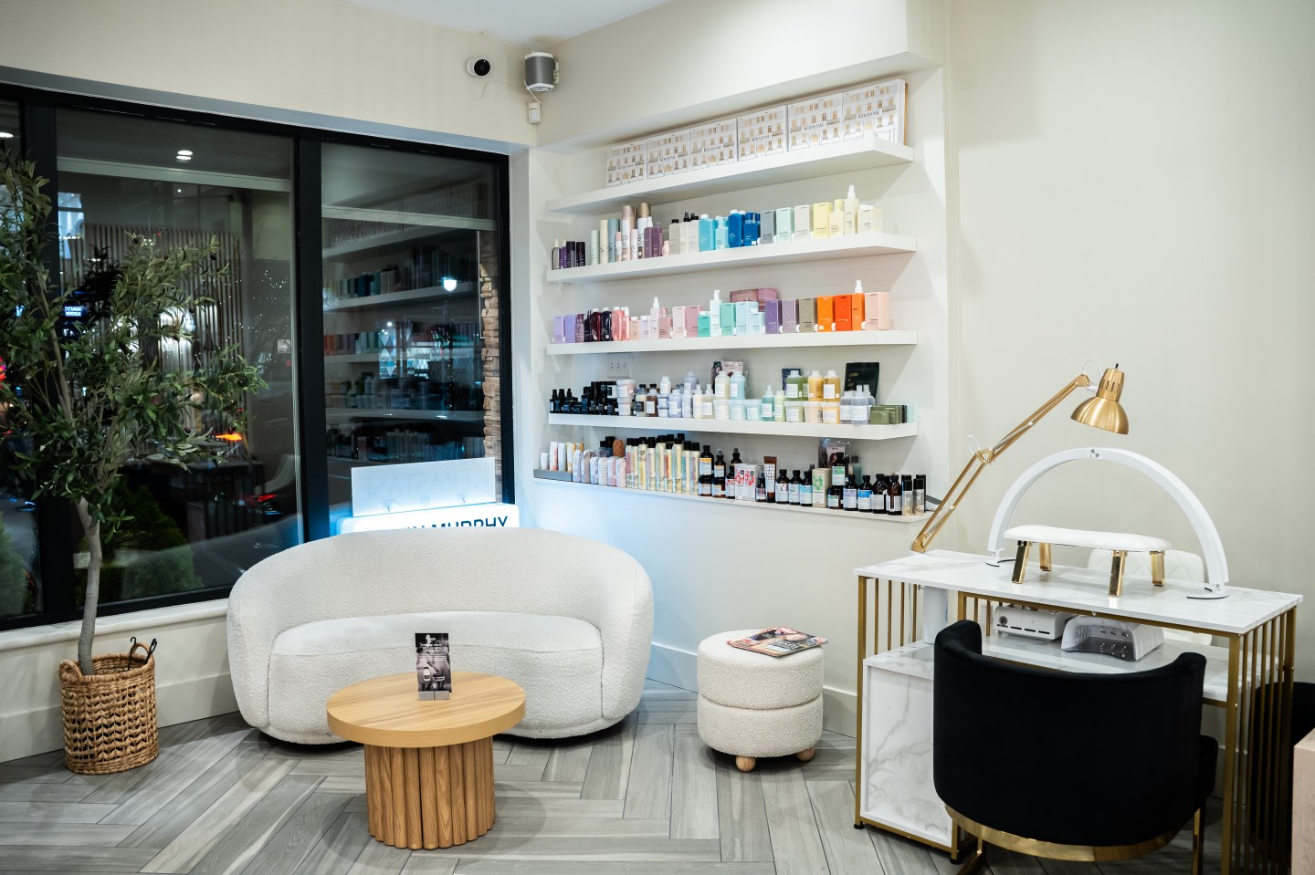 La Rouge Hair and Spa front desk high res